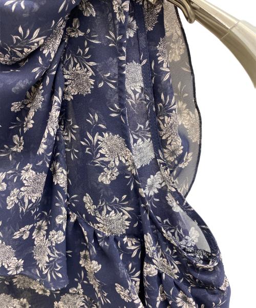 ANAYI（アナイ）ANAYI (アナイ) ラインフラワープリントラッフルソデブラウス ネイビー サイズ:38の古着・服飾アイテム