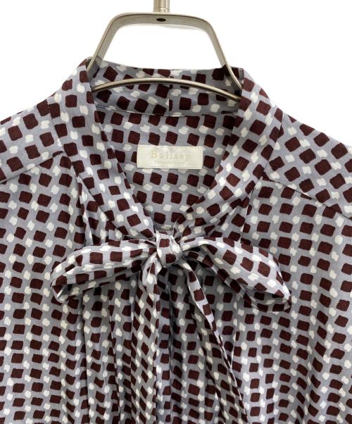 BALLSEY（ボールジィ）BALLSEY (ボールジィ) ジオメトリックプリント ボウタイブラウス グレー サイズ:36の古着・服飾アイテム