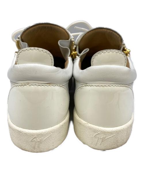 GIUSEPPE ZANOTTI（ジュゼッペザノッティ）GIUSEPPE ZANOTTI (ジュゼッペザノッティ) スニーカー ホワイト サイズ:39 1/2の古着・服飾アイテム