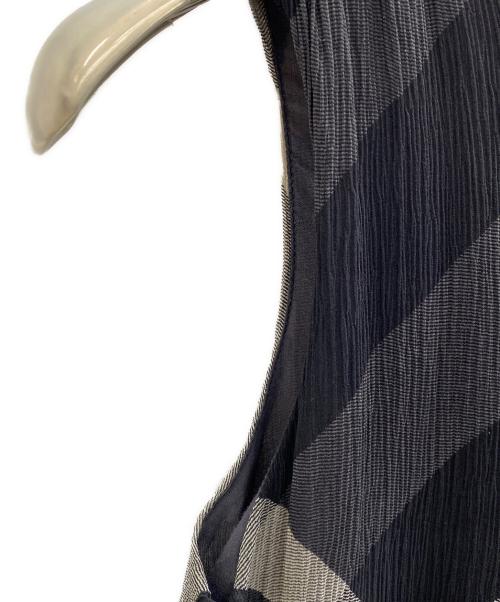 BURBERRY（バーバリー）BURBERRY (バーバリー) ノースリーブ・キャミソールワンピース グレー×ブラック サイズ:164cmの古着・服飾アイテム