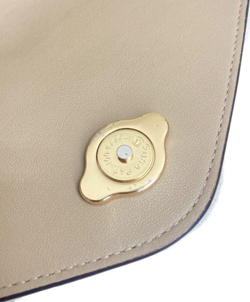 COACH（コーチ）COACH (コーチ) タミー クラッチ クロスボディ ウィズ ドリーミー ベジー プリント　ショルダーウォレット アイボリーの古着・服飾アイテム