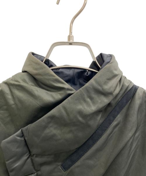 EMPORIO ARMANI（エンポリオアルマーニ）EMPORIO ARMANI (エンポリオアルマーニ) 中綿コート カーキ×ブラック サイズ:40の古着・服飾アイテム