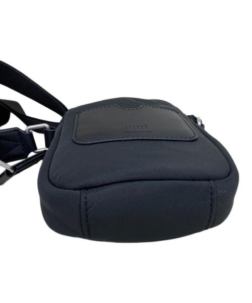 AMI PARIS（アミ パリス）AMI PARIS (アミ パリス) 	SMALL ADC CROSS POCK BAG ULL011.AW002 ブラック 未使用品の古着・服飾アイテム