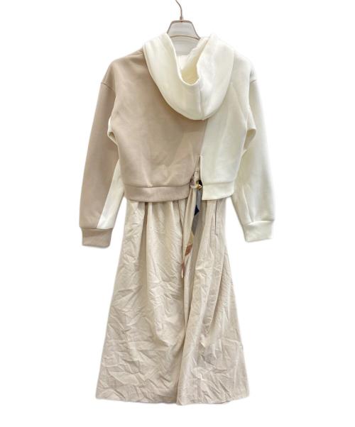 BLUE LABEL CRESTBRIDGE（ブルーレーベルクレストブリッジ）BLUE LABEL CRESTBRIDGE (ブルーレーベルクレストブリッジ) ダンボールパーカードッキングワンピース アイボリー サイズ:36の古着・服飾アイテム