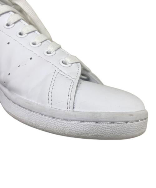 adidas（アディダス）adidas (アディダス) STANSMITH ホワイト×ネイビー サイズ:26cmの古着・服飾アイテム