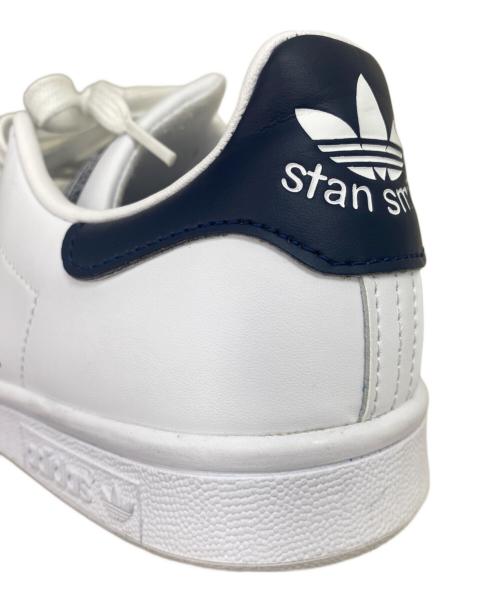 adidas（アディダス）adidas (アディダス) STANSMITH ホワイト×ネイビー サイズ:26cmの古着・服飾アイテム