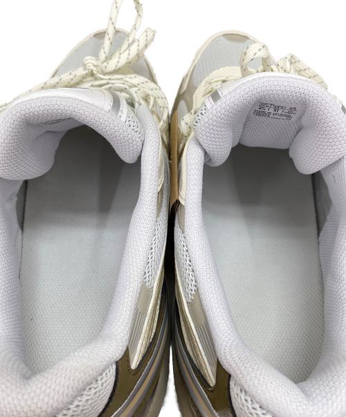 asics（アシックス）asics (アシックス) スニーカー ベージュ×ホワイト サイズ:27.5cm 未使用品の古着・服飾アイテム