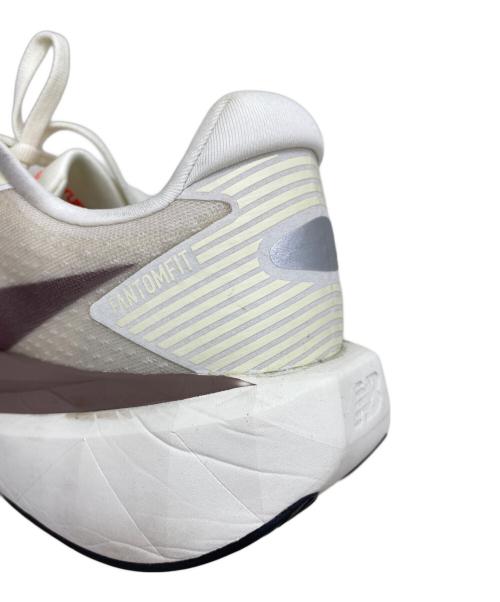 NEW BALANCE（ニューバランス）NEW BALANCE (ニューバランス) ランニングシューズ ブラウン×ホワイト サイズ:28.5cmの古着・服飾アイテム