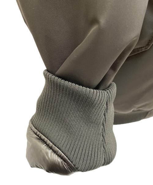 +J（プラスジェイ）+J (プラスジェイ) ハイブリッドダウンオーバーサイズMA-1 カーキ サイズ:Ｍの古着・服飾アイテム