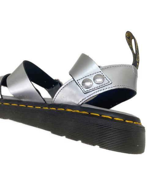 Dr.Martens（ドクターマーチン）Dr.Martens (ドクターマーチン) サンダル シルバー サイズ:27cmの古着・服飾アイテム