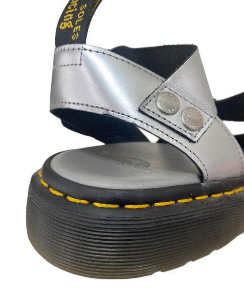 Dr.Martens（ドクターマーチン）Dr.Martens (ドクターマーチン) サンダル シルバー サイズ:27cmの古着・服飾アイテム