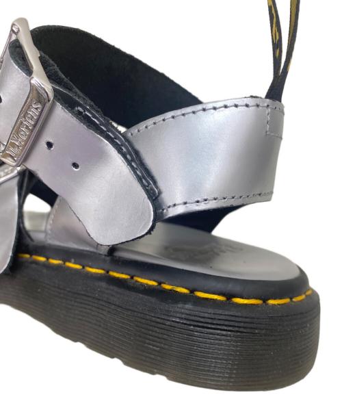 Dr.Martens（ドクターマーチン）Dr.Martens (ドクターマーチン) サンダル シルバー サイズ:27cmの古着・服飾アイテム