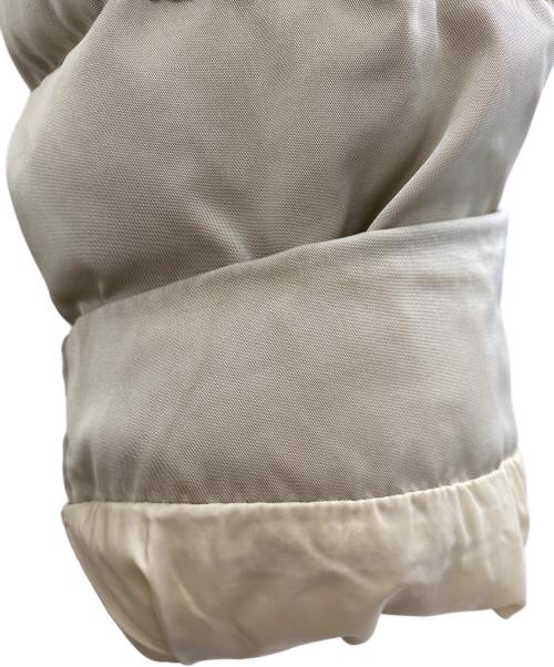 MONCLER（モンクレール）MONCLER (モンクレール) ダウンコート ベージュの古着・服飾アイテム