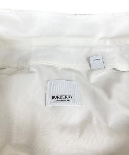 BURBERRY（バーバリー）BURBERRY (バーバリー) 刺繍エンブレムロングスリーブシャツ ホワイト サイズ:Mの古着・服飾アイテム