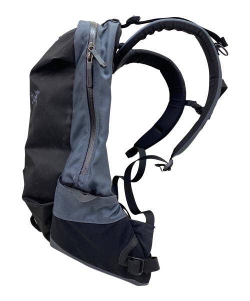 ARC'TERYX（アークテリクス）ARC'TERYX (アークテリクス) ARRO 22 BACKPACK グレー×ブラックの古着・服飾アイテム