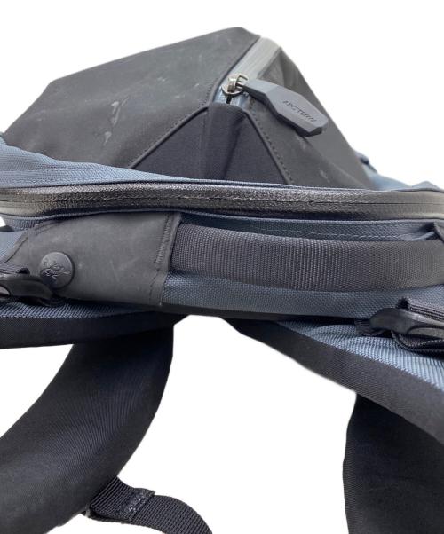 ARC'TERYX（アークテリクス）ARC'TERYX (アークテリクス) ARRO 22 BACKPACK グレー×ブラックの古着・服飾アイテム