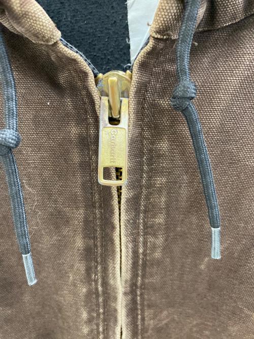 CarHartt（カーハート）CarHartt (カーハート) アクティブジャケット ブラウン サイズ:XLの古着・服飾アイテム