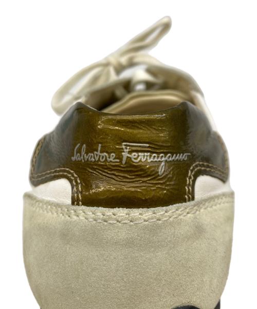 Salvatore Ferragamo（サルヴァトーレ フェラガモ）Salvatore Ferragamo (サルヴァトーレ フェラガモ) ローカットスニーカー ホワイト サイズ:24.5の古着・服飾アイテム