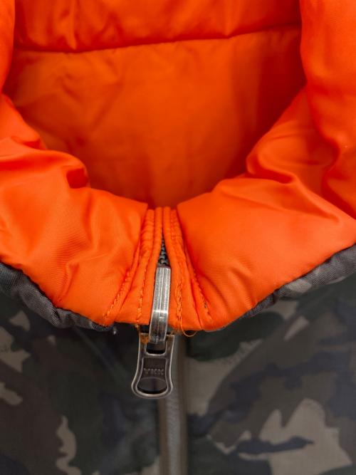 UNIQLO（ユニクロ）UNIQLO (ユニクロ) リバーシブルジャケット カーキ×オレンジ サイズ:Mの古着・服飾アイテム