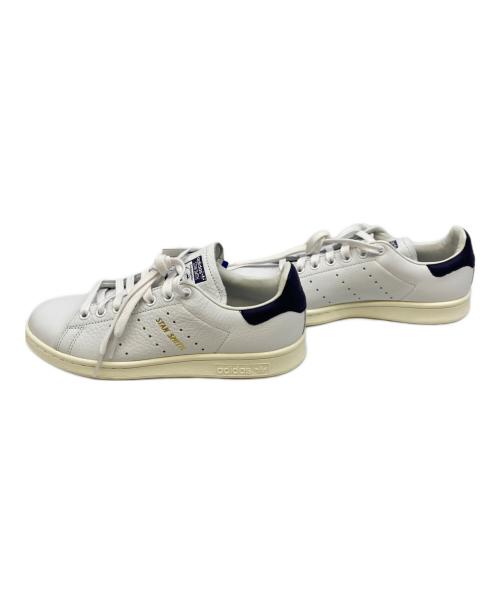 adidas（アディダス）adidas (アディダス) スニーカー ホワイト×ネイビー サイズ:245の古着・服飾アイテム