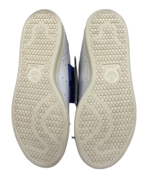 adidas（アディダス）adidas (アディダス) スニーカー ホワイト×ネイビー サイズ:245の古着・服飾アイテム