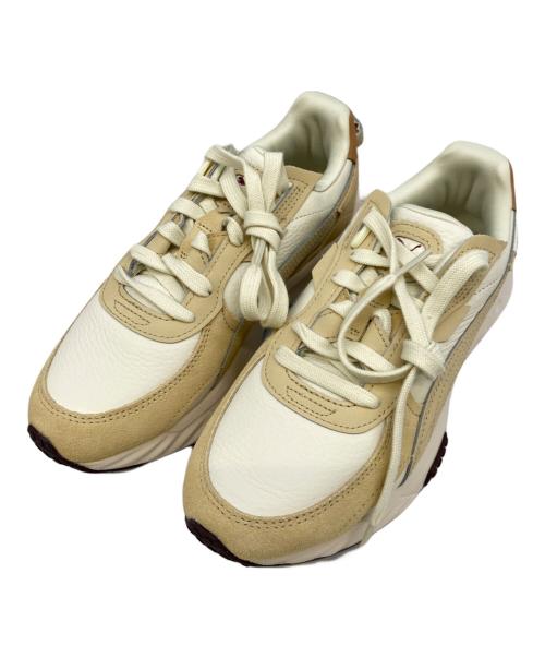 PUMA（プーマ）PUMA (プーマ) スニーカー ベージュ×ホワイト サイズ:23.5の古着・服飾アイテム