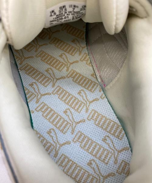 PUMA（プーマ）PUMA (プーマ) スニーカー ベージュ×ホワイト サイズ:23.5の古着・服飾アイテム