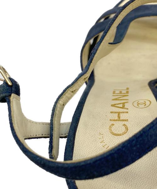 CHANEL（シャネル）CHANEL (シャネル) スエードストラップサンダル ネイビー サイズ:35の古着・服飾アイテム