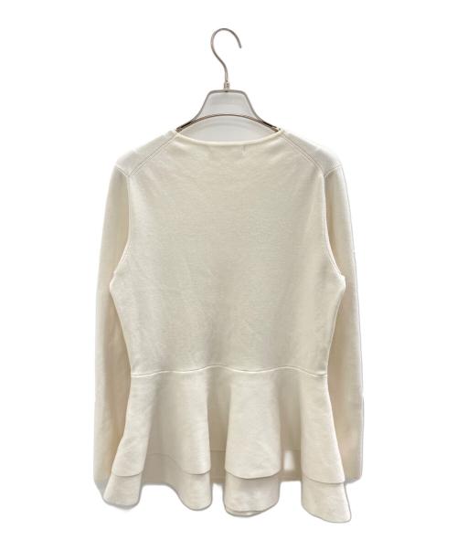 M-premierBLACK（エムプルミエブラック）M-premierBLACK (エムプルミエブラック) ラウンドヘムペプラムニット アイボリー サイズ:36の古着・服飾アイテム