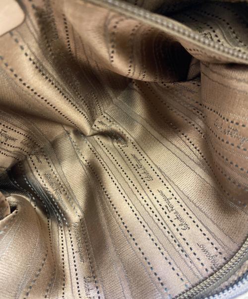 Salvatore Ferragamo（サルヴァトーレ フェラガモ）Salvatore Ferragamo (サルヴァトーレ フェラガモ) ハンドバッグ ベージュの古着・服飾アイテム