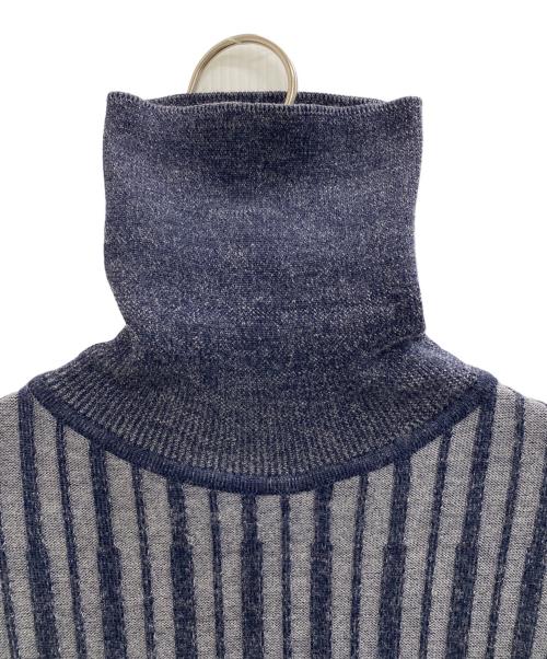 ARMANI COLLEZIONI（アルマーニ コレツィオーニ）ARMANI COLLEZIONI (アルマーニ コレツィオーニ) タートルネックストライプセーター ネイビー サイズ:48の古着・服飾アイテム