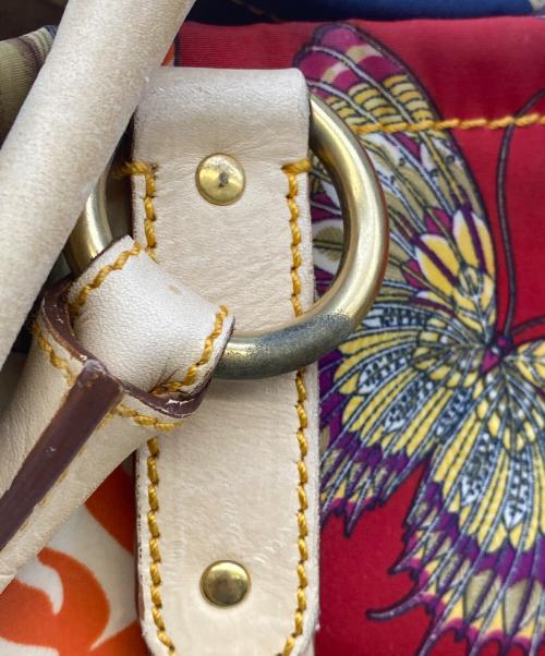 Salvatore Ferragamo（サルヴァトーレ フェラガモ）Salvatore Ferragamo (サルヴァトーレ フェラガモ) ハンドバッグ ベージュ×レッドの古着・服飾アイテム