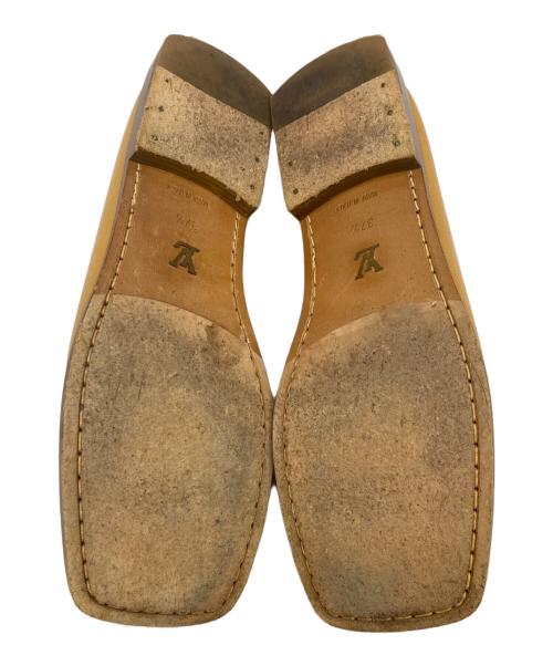 LOUIS VUITTON（ルイ ヴィトン）LOUIS VUITTON (ルイ ヴィトン) スクエアトゥーローファー ベージュ サイズ:37 1/2の古着・服飾アイテム