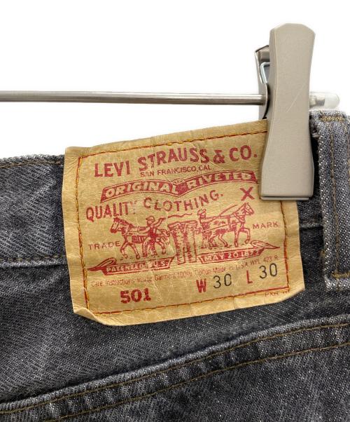 LEVI'S（リーバイス）LEVI'S (リーバイス) デニムパンツ グレー サイズ:W30の古着・服飾アイテム