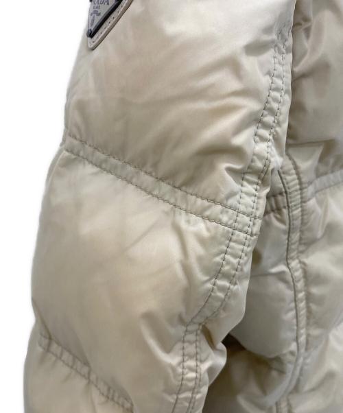 PRADA SPORTS（プラダスポーツ）PRADA SPORTS (プラダスポーツ) ダウンジャケット ベージュ サイズ:40の古着・服飾アイテム