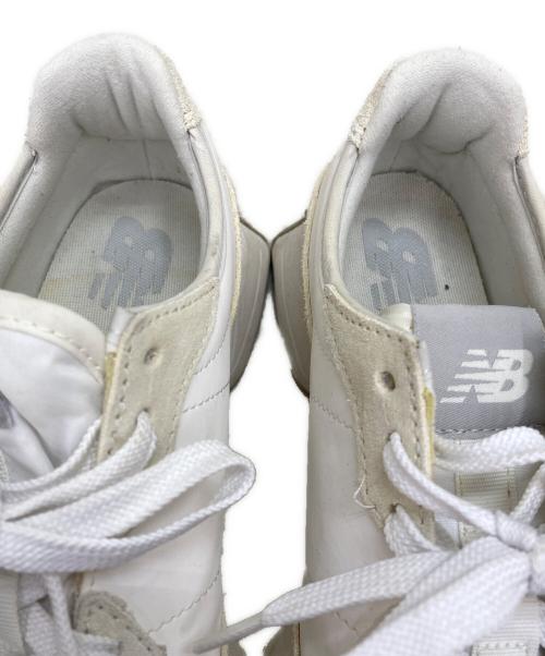 NEW BALANCE（ニューバランス）NEW BALANCE (ニューバランス) 327 ホワイト サイズ:25cmの古着・服飾アイテム