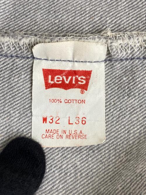 LEVI'S（リーバイス）LEVI'S (リーバイス) デニムパンツ ライトグレー サイズ:W32の古着・服飾アイテム