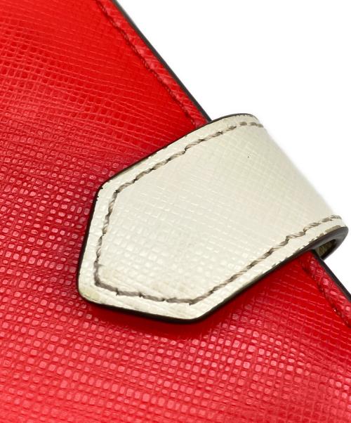 Kate Spade（ケイトスペード）Kate Spade (ケイトスペード) ステイシー カラーブロック ミディアム コンパクト バイフォールド ウォレット レッド×ベージュの古着・服飾アイテム