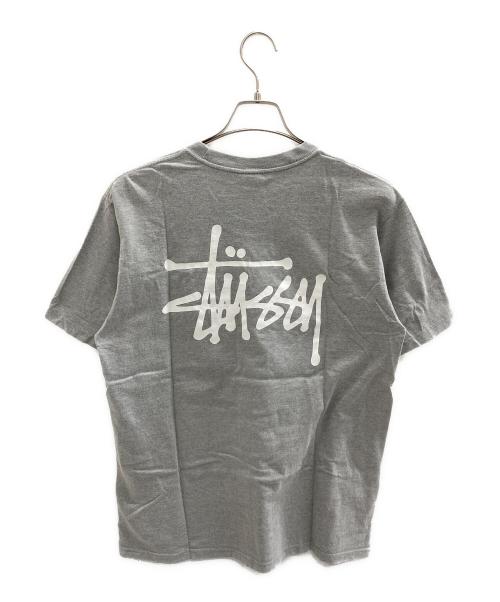 stussy（ステューシー）stussy (ステューシー) S/S small logo tee グレー サイズ:Mの古着・服飾アイテム