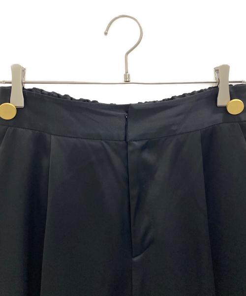 ADORE（アドーア）ADORE (アドーア) タックサテンワイドパンツ ブラック サイズ:38の古着・服飾アイテム