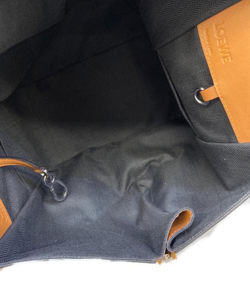 LOEWE（ロエベ）LOEWE (ロエベ) ハンモックバッグ コンパクト（クラシックカーフ） ブラウンの古着・服飾アイテム