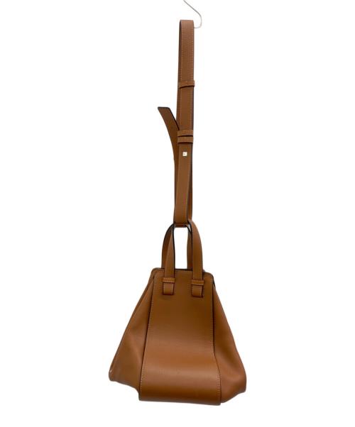 LOEWE（ロエベ）LOEWE (ロエベ) ハンモックバッグ コンパクト（クラシックカーフ） ブラウンの古着・服飾アイテム