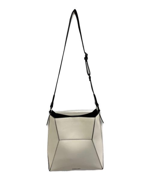 CHARLES & KEITH（チャールズアンドキース）CHARLES & KEITH (チャールズアンドキース) ショルダーバッグ ホワイトの古着・服飾アイテム
