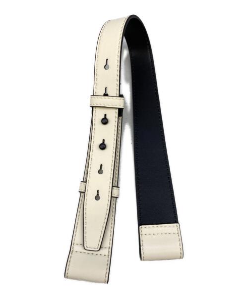 CHARLES & KEITH（チャールズアンドキース）CHARLES & KEITH (チャールズアンドキース) ショルダーバッグ ホワイトの古着・服飾アイテム
