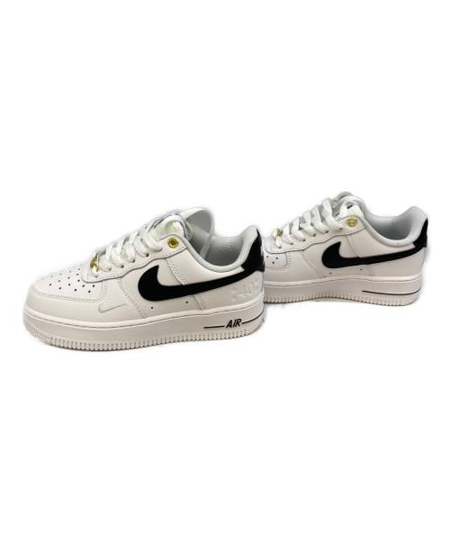 NIKE（ナイキ）NIKE (ナイキ) スニーカー ホワイト×ブラック サイズ:225の古着・服飾アイテム
