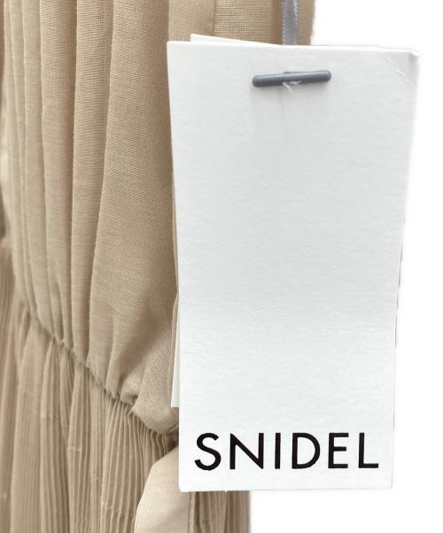 Snidel（スナイデル）Snidel (スナイデル) 20SS ティアードシアープリーツワンピース ベージュ サイズ:1 未使用品の古着・服飾アイテム