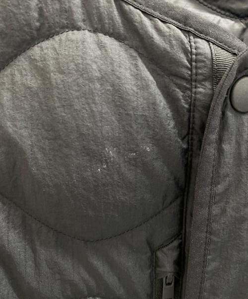 UNIQLO（ユニクロ）UNIQLO (ユニクロ) WHITE MOUNTAINEERING (ホワイトマウンテ二アニング) キルティングノーカラーダウンジャケット ブラック サイズ:Lの古着・服飾アイテム