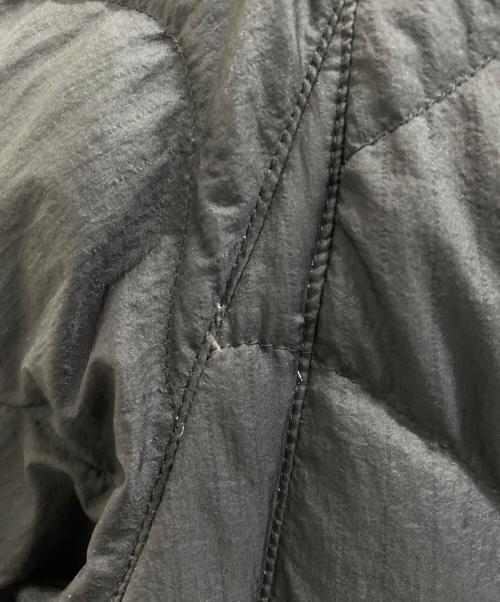 UNIQLO（ユニクロ）UNIQLO (ユニクロ) WHITE MOUNTAINEERING (ホワイトマウンテ二アニング) キルティングノーカラーダウンジャケット ブラック サイズ:Lの古着・服飾アイテム