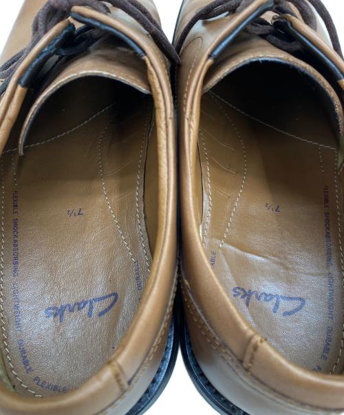 CLARKS（クラークス）CLARKS (クラークス) プレーントゥシューズ ブラウン サイズ:UK7.5の古着・服飾アイテム