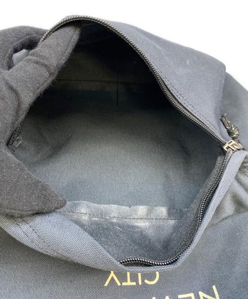 EASTPAK（イーストパック）EASTPAK (イーストパック) CHARI & CO NYC (チャリアンドコーニューヨーク) リュック ネイビーの古着・服飾アイテム
